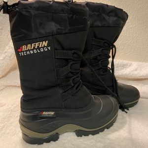 Baffin snow boots Size 8